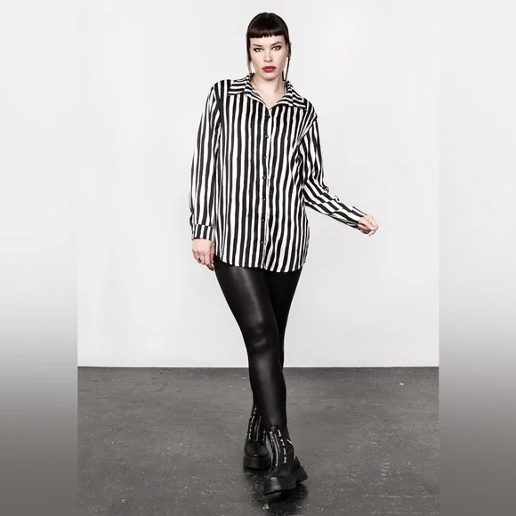 Disturbia Paranormal Oversized Shirt Size US 4 / UK 8 - Picture 5 of 10